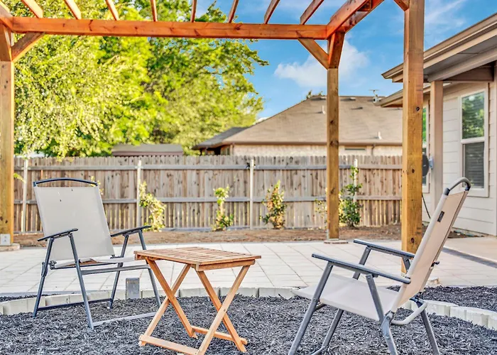 Worth Gem Near Fifa World Cup & Dinings * Fort Worth