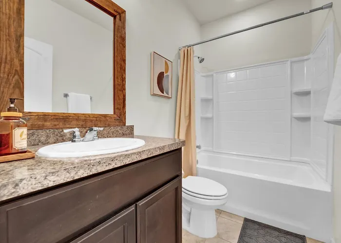Worth Gem Near Fifa World Cup & Dinings * Fort Worth